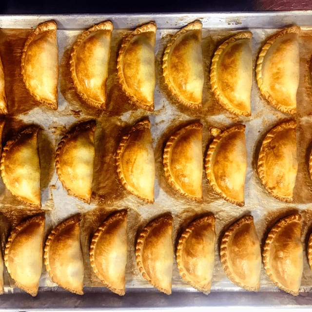 Fresas & Queso Crema (FQ) Empanada.
